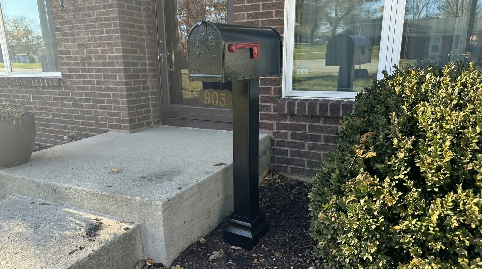 Custom brick mailbox construction in Orland Park, IL